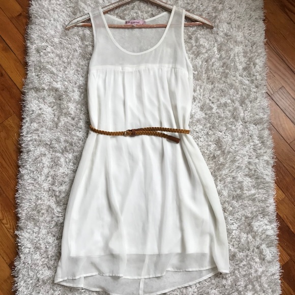 Rosebud Dresses & Skirts - Rosebud White Silky Dress w/ Brown Belt Size Small